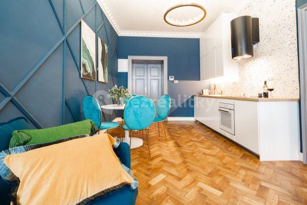 1 bedroom with open-plan kitchen flat to rent, 72 m², Náprstkova, Praha