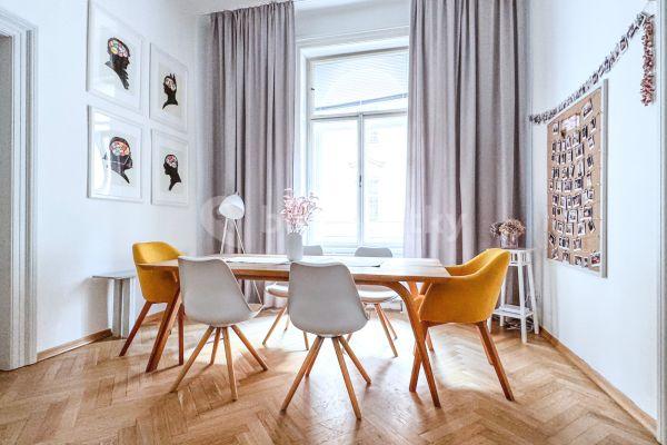 4 bedroom flat to rent, 136 m², Betlémská, Praha