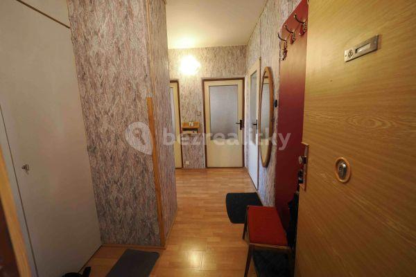 3 bedroom flat to rent, 73 m², Chodská, Brno