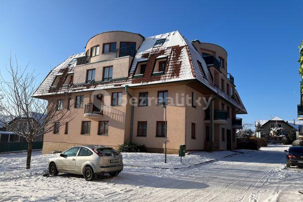 2 bedroom with open-plan kitchen flat to rent, 61 m², Erbenova, Velké Přílepy