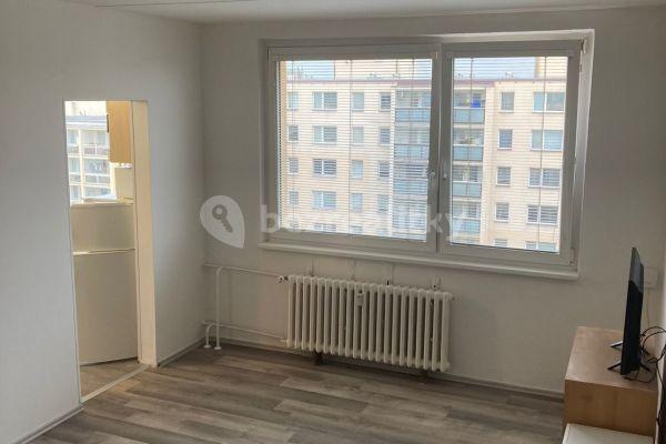 Studio flat to rent, 31 m², Brodského, Praha