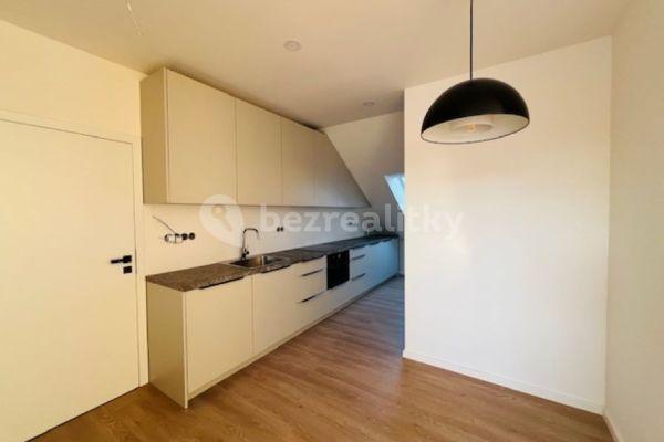 3 bedroom with open-plan kitchen flat to rent, 90 m², Budějovická, Praha