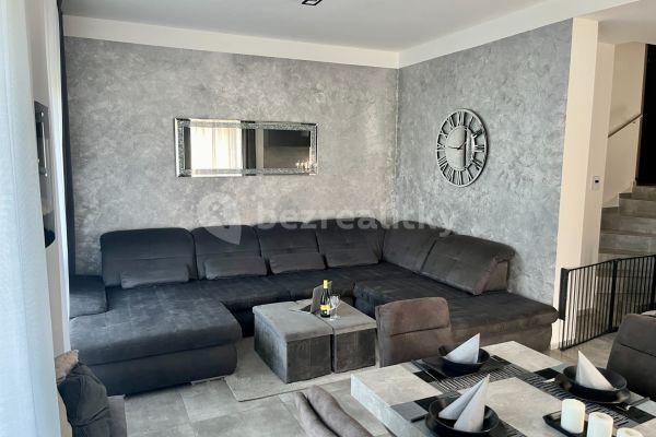 house for sale, 124 m², V Cihelnách, Nelahozeves