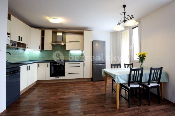 2 bedroom with open-plan kitchen flat for sale, 74 m², Plickova, Hlavní město Praha