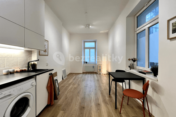 Studio flat for sale, 21 m², Körnerova, Brno