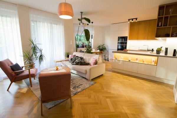 1 bedroom with open-plan kitchen flat to rent, 62 m², Pod Parukářkou, Praha