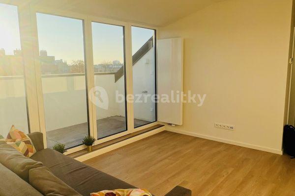 4 bedroom flat to rent, 114 m², Budějovická, Praha