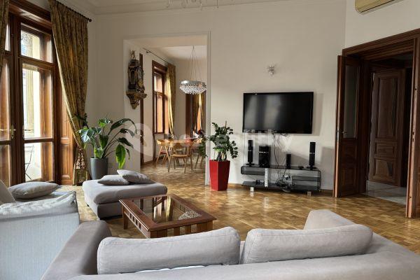 4 bedroom flat to rent, 140 m², Lázeňská, Praha