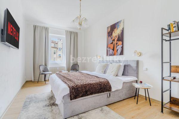 4 bedroom flat to rent, 100 m², Londýnská, Prague, Prague